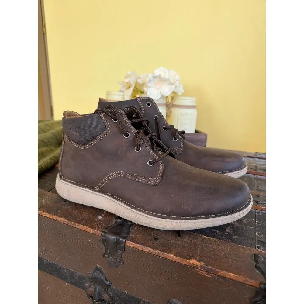 Clarks Mens Brown Boots Size 10 Leather Classic Short Boots Casual Comfort